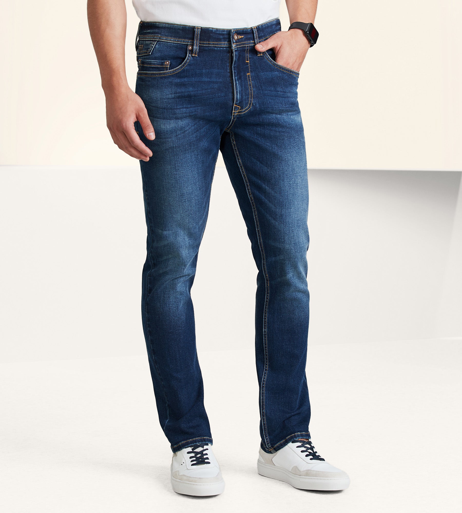 BOBBY | Five pocket recycled stretch jeans slim fit || BOBBY | Jean cinq  poches stretch recyclé coupe slim